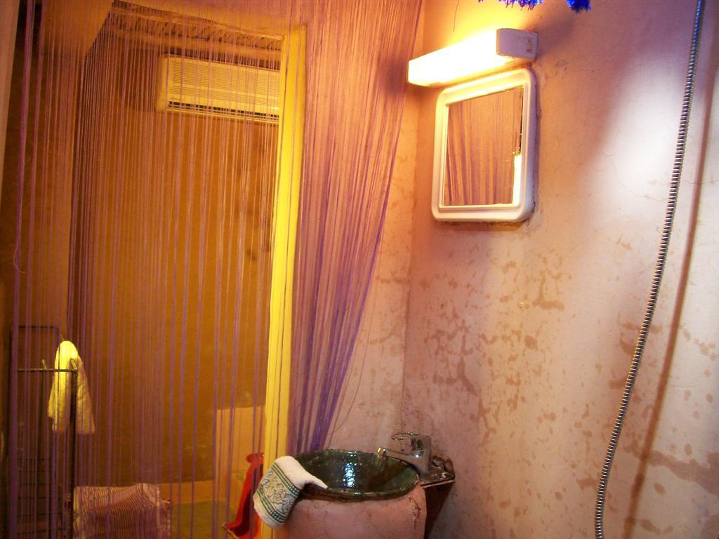 Auberge Toda Kasbah Tinfou Zaouia de Sidi el Mokhtar Ben Ali ภายนอก รูปภาพ